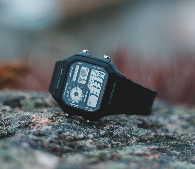 A Simple Guide to Setting a Digital Watch